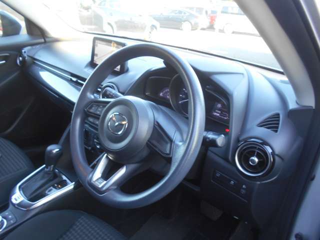 室内の状態。ハンドル周り。