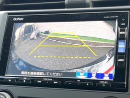 【バックカメラ】駐車時に後方がリアルタイム映像で確認できます。大型商業施設や立体駐車場での駐車時や、夜間のバック時に大活躍！運転スキルに関わらず、今や必須となった装備のひとつです！