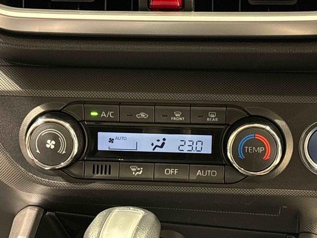 AUTOエアコンを装備しています♪室内の温度を設定するとセンサーが室温を感知して、温度、風量を自動的にコントロ-ルして快適な空間を作ってくれます！