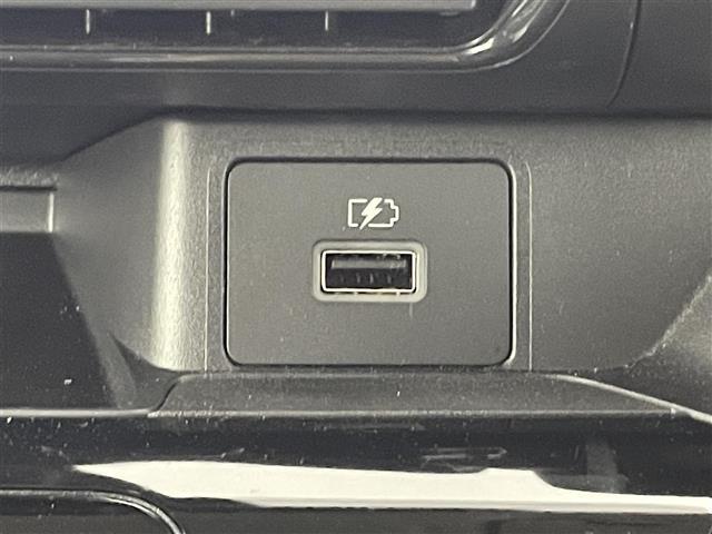 【運転席操作部】快適なドライブを楽しむための機能が装備されています！運転席から触れるので、使いやすいです！除菌プランいれていただくと、さらに清潔で安心していただけます！