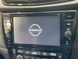 【メーカー純正ナビ】インテリアに溶け込むスタイリッシュな「専用設計」メーカーナビを装備♪視認性や操作性など基本性能にも優れ、より上質なカーライフをお楽しみいただけます。