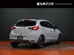 【MAZDA2】マツダのメーカー名を冠したコンパクトカーです。小さめの車体で運転しやすく、かつ5人乗りなので、家族が増えても安心です。「好きを探せる相棒」をコンセプトに誕生しました。外装は研磨をしております
