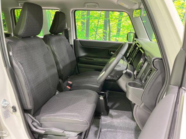 運転席シート廻りは使用感も少なく、良好な状態となっています。丁寧に使われていたことがよくわかりますね。