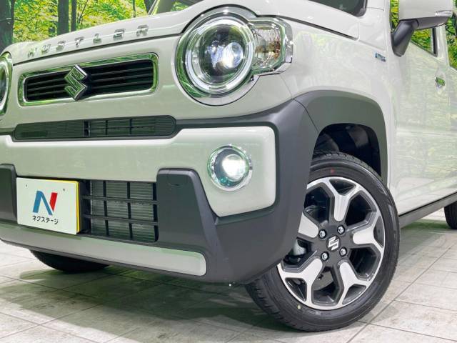 【LEDヘッドライト】悪天候や夜間走行時も良好な視界を確保し安心して運転できる高輝度LEDヘッドライトを装備！点灯速度が早く、消費電力も抑えられています。