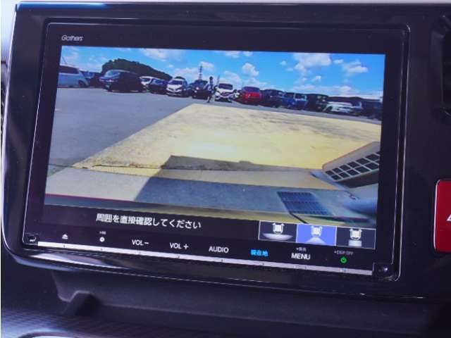 ◆バックカメラ◆リバースにするだけで映ります、後方の安全確認や、狭い駐車場での車庫入れ、雨の日や夜間など視界の悪い時に便利です！安全にバックする為には欠かせない装備です。