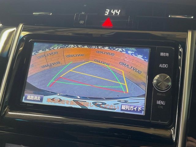【バックカメラ】駐車時に後方がリアルタイム映像で確認できます。大型商業施設や立体駐車場での駐車時や、夜間のバック時に大活躍！運転スキルに関わらず、今や必須となった装備のひとつです！