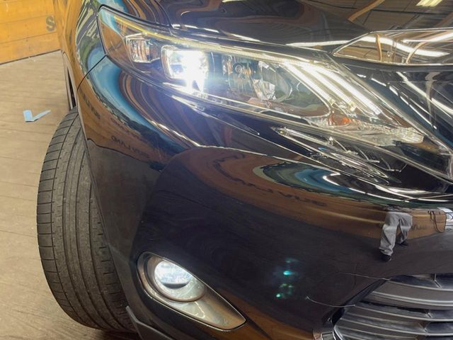 【LEDヘッドライト】悪天候や夜間走行時も良好な視界を確保し安心して運転できる高輝度LEDヘッドライトを装備！点灯速度が早く、消費電力も抑えられています。
