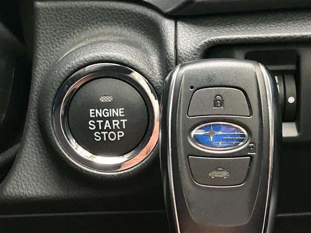 納車前に内外装のクリーニングをいたします。各種コーティング（別途有料）もご用意しておりますので、是非ご相談ください。