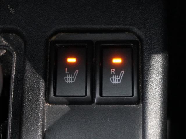 【シートヒーター】エアコンより早く温まってくれるので寒がりの人も快適です。エアコンの温風は乾燥するから苦手、という方にもをおすすめです。