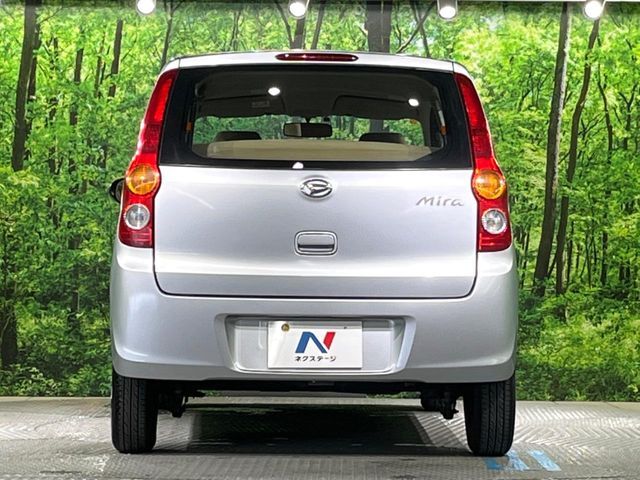 安心の最長10年・走行無制限保証（有償）をご用意。保証内容も充実はもちろん、無料点検＆オイル交換や、年中無休の全国・24時間ロードサービスも付帯されておりますのでご安心下さい。