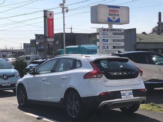 弊社の展示車両は自信を持ってご案内させて戴きます。是非ともその目で実車をご覧頂きたいと考えております。また、遠方よりお越しの方には、最寄りのJR駅への送迎も可能です。