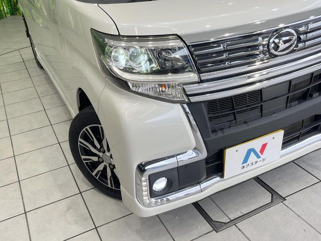 【LEDヘッドライト】悪天候や夜間走行時も良好な視界を確保し安心して運転できる高輝度LEDヘッドライトを装備！点灯速度が早く、消費電力も抑えられています。
