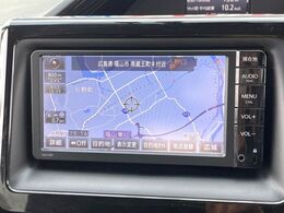 【純正ナビ】人気の純正ナビを装備しております。ナビの使いやすさはもちろん、オーディオ機能も充実！キャンプや旅行はもちろん、通勤や買い物など普段のドライブも楽しくなるはず♪