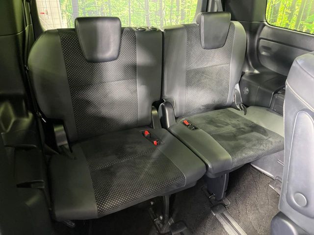 3列目シートはもちろん状態良好☆大人でもゆったりと座って頂けますので、大人数でのお出かけもラクラクです♪ご家族で、気の知れた仲間で、ドライブに行くのが楽しみですね♪