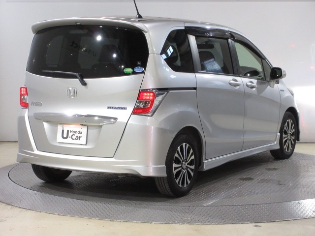 ボディクリーニング後、愛車をピカピカの状態へ保護するコーティング「ブライトパック」がおススメです！水垢がつきにくく、手入れがしやすくなりますよ！いつも愛車をきれいにしておきたい方におススメです。