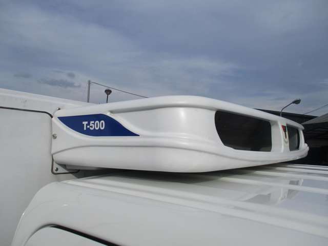 ＜マイナス25℃設定可能冷凍冷蔵車＞　サーマルマスター2コンプレッサー　冷凍機モデル型式T-500　-25℃から60℃まで設定可能　スマートアシスト　コンテナ左側スライドドア　オートライト　ETC