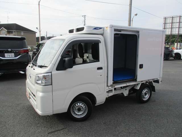 ＜マイナス25℃設定可能冷凍冷蔵車＞　サーマルマスター2コンプレッサー　冷凍機モデル型式T-500　-25℃から60℃まで設定可能　スマートアシスト　コンテナ左側スライドドア　オートライト　ETC