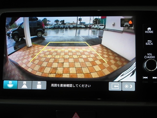 ◆バックカメラの画像です。車庫入れの安心感がアップしますね☆
