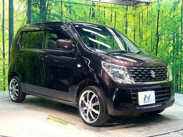 高透明度のガラス皮膜で撥水はもちろん、上質なツヤ・光沢を実現。紫外線や酸性雨から大切な愛車を保護し、色あせ・劣化を防止。「弾スプラッシュコート」、「弾プリミッサコート」からお選びいただけます。