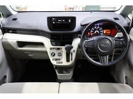 前席全体　目線も高く広い視界で安心して運転することができますね！