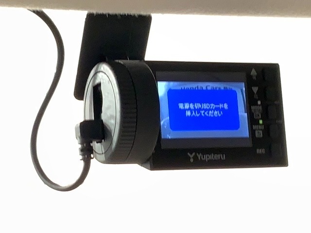 万が一の事故のときもドライブレコーダーがあると安心です。ご利用になる場合は個人情報保護の観点より新品の対応SDカードをお求め下さい。