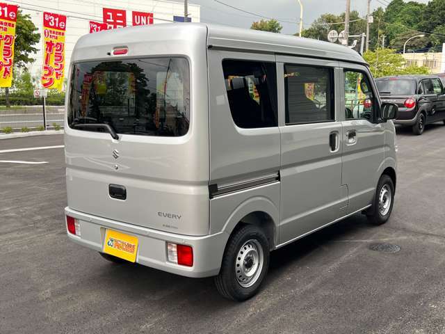 新車のご購入も是非当社にご相談ください。お客様のニーズに合う新車を各メーカーの中からご提案いたします。納車後の新車点検も当社にて実施させて頂きます。