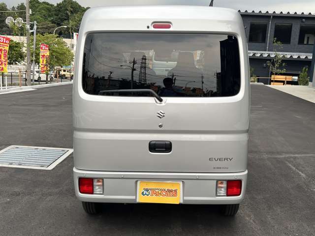 【当社は、ご購入後のお付き合いを大切に致します】　お車に関しては全てお任せ頂ける整備工場、設備を完備しております。些細なことでもお気軽にご連絡下さい。