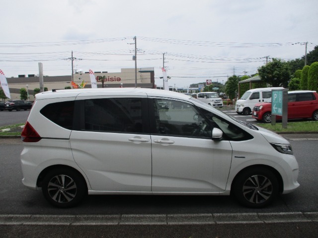 ドア幅も広く、乗り降りしやすいです！！