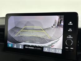 【バックモニター】後ろのカメラの映像をモニターに映し出すことができます！後方の見えない死角や、障害物との距離感をしっかり確認することができます！駐車が苦手な方におすすめです。