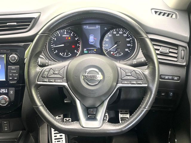 【ステアリングスイッチ】運転中、前方から目線をそらすことなく、オーディオ等の操作が可能な便利機能！安心＆快適なドライブを演出してくれます♪