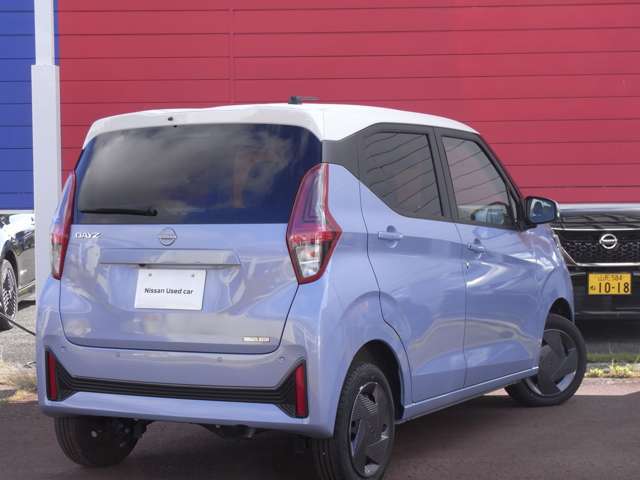 電話番号は0238-57-2200です。営業期間は9：30-18：00。原則、第一日曜日～月曜日及び第一を除く火曜日が定休日です。この車両は試乗車UPのオススメ車！純正大型ナビ、アラモニ付。走行8281Km、車検R9年7月です。