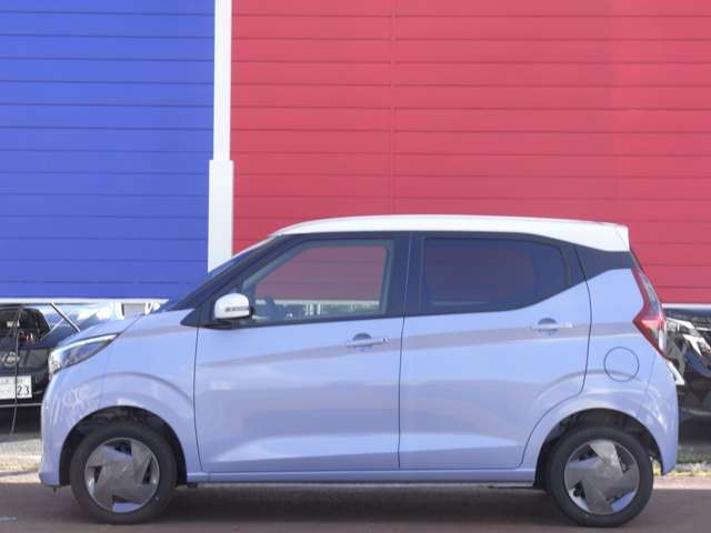 お出かけが、もっと楽しくなる軽。新しい日産デイス(*^^)v　クルマが360°周囲を見守ってくれるから、安心しておでかけできます。ボディカラーは上品で美しいソルベブルー/ホワイトP2トーン。走行8281kmも魅力です