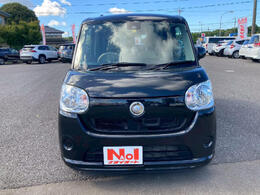 【当店のこだわり】入庫後のお車は選任スタッフによる細部清掃を実施しております。足回り、エンジンルーム、室内、室外を隅々まで綺麗にしております。展示車はピカピカです。全国配送も可能ですのでご相談下さい！