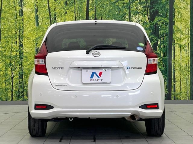 安心の最長10年・走行無制限保証（有償）をご用意。保証内容も充実はもちろん、無料点検＆オイル交換や、年中無休の全国・24時間ロードサービスも付帯されておりますのでご安心下さい。