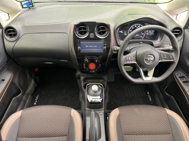 グループ総在庫数約30，000台！！全国の系列店からメーカー・車種問わずご紹介出来るので、あなたにピッタリのお車が見つかるはずです♪まずはお問い合わせ下さい☆