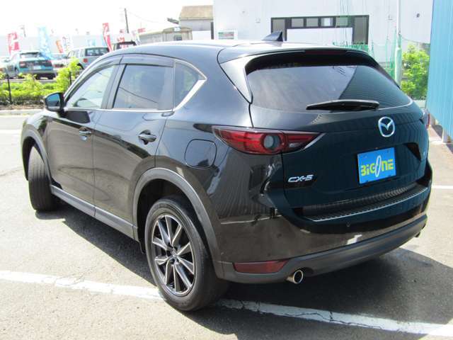 車検の有無にかかわらず、ご納車前に整備を徹底的に行わせて頂きますので、ご納車直後のマイナートラブルも滅多にございません。ディーラー直系の指定工場にて整備を行い、整備個所は記録簿を発行させて頂きます。