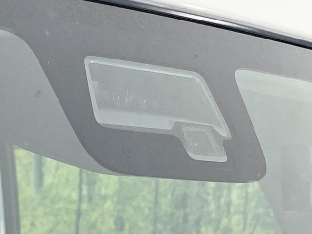 【スズキ　セーフティサポート】走行中に前方の車両等を認識し、衝突しそうな時は警報とブレーキで衝突回避と被害軽減をアシスト。より安全にドライブをお楽しみいただけます。