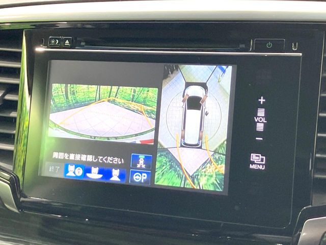 【マルチビューカメラシステム】専用のカメラにより、上から見下ろしたような視点で360度クルマの周囲を確認することができます☆縦列駐車や幅寄せ時に活躍してくれます♪