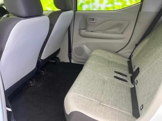 WECARSでは各商談席に大型モニターをご用意しております！見やすい大画面でゆったりと全国の在庫をご覧いただけます！是非ご来店お待ちしております！