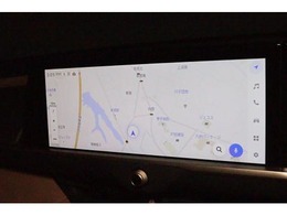 大画面の『ナビゲーションシステム』を装備！　大きな地図画面や迫力ある映像がお楽しみいただけます。（機種によりナビやコネクトサービス等ご利用の際は別途契約が必要となる場合があります）