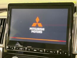 【大画面ナビ】人気の大型10インチナビを装備。存在感のある大画面はインパクト大！ナビ利用時のマップ表示は見やすく、テレビやDVDは臨場感がアップ！いつものドライブがグッと楽しくなります♪