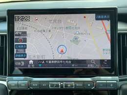 【純正ナビ】専用設計で車内の雰囲気にマッチ！ナビ利用時のマップ表示は見やすく、いつものドライブがグッと楽しくなります！しかも大画面で画質も良く見やすいです。