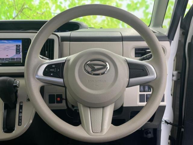 WECARSの展示場では実際に見て、触ってお車をお選びいただけます！知識の豊富な営業スタッフが様々なカーライフをご提案いたします！