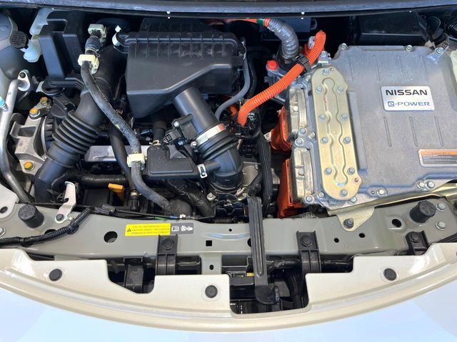 親切・丁寧な専門メカニックスタッフが応対！・車検・点検整備・事故等の修理などアフターサービスも安心。お車のカスタマイズもネクステージのサービススタッフまでご相談ください！