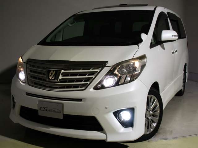 ヘッドライトはくすみも無く非常に良好な状態となっております！是非、その目でお確かめください！ヘッドライトコーティングも承っております！心よりご来店をお待ちしております！