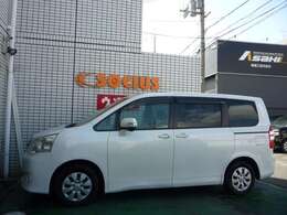当店の整備は全車提携の正規ディーラーにて整備点検を実施いたしております！消耗部品が悪ければもちろん交換しバッチリの状態で御納車致します！それではお車の装備などをご紹介いたします！→