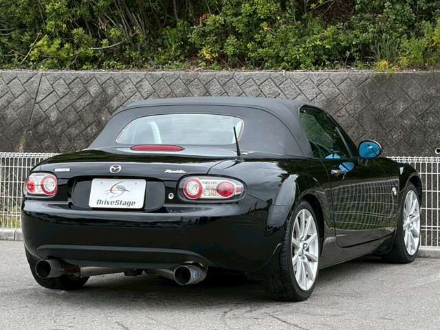 【一般店】前オーナー様⇒買取店⇒オートオークション⇒販売店⇒新しいオーナー様　【当社】前オーナー様⇒ドライブステージ⇒新しいオーナー様　この仕組みで当店では【安心】と【お得】を追及させて頂いております