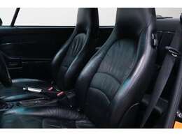 当店のお車は、全車「一般財団法人日本自動車査定協会」または「株式会社AIS」の「車両評価書」付きとなり、査定協会またはAISの定める、「修復履歴なし・不正メーターなし」のお墨付きですのでご安心ください！！