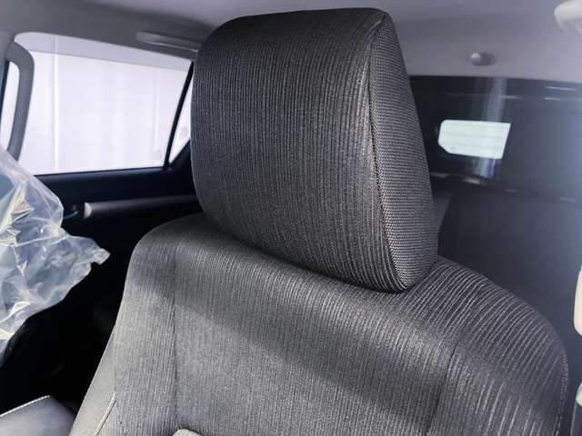 車内洗浄・艶出し・除菌＆消臭と、隅々までまるまるクリーニング！洗浄剤は天然素材のため、肌に優しい仕上がりです。