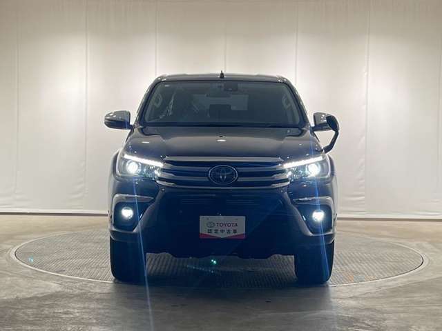 明るいLEDライトで、暗い夜道の運転も快適に。